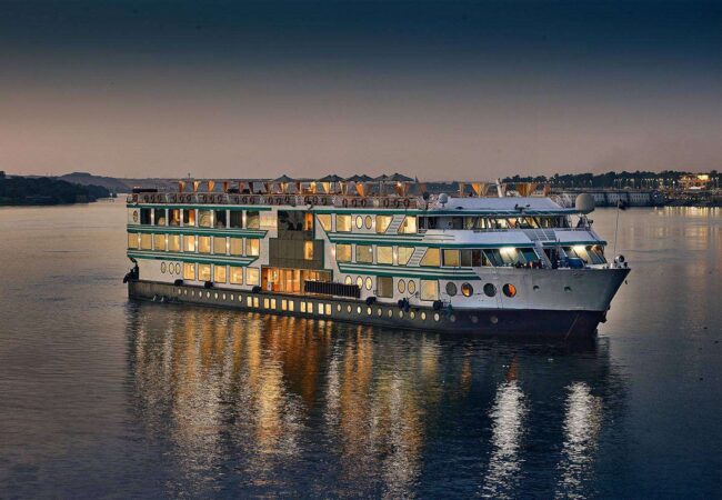 4 Days Deluxe Nile Cruise Trip from Aswan to Luxor