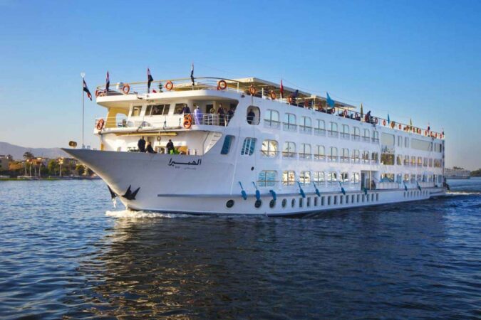 6-Day Nile Cruise: Aswan to Luxor by Train from Cairo