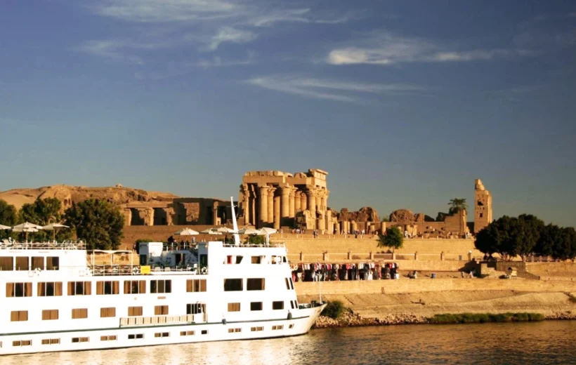 4-Day Standard Nile Cruise with Flight from Cairo